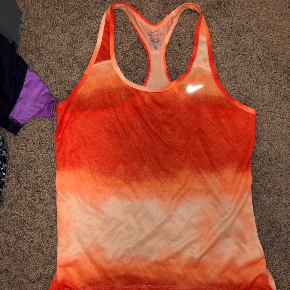 Nike dri-fit tank top size medium